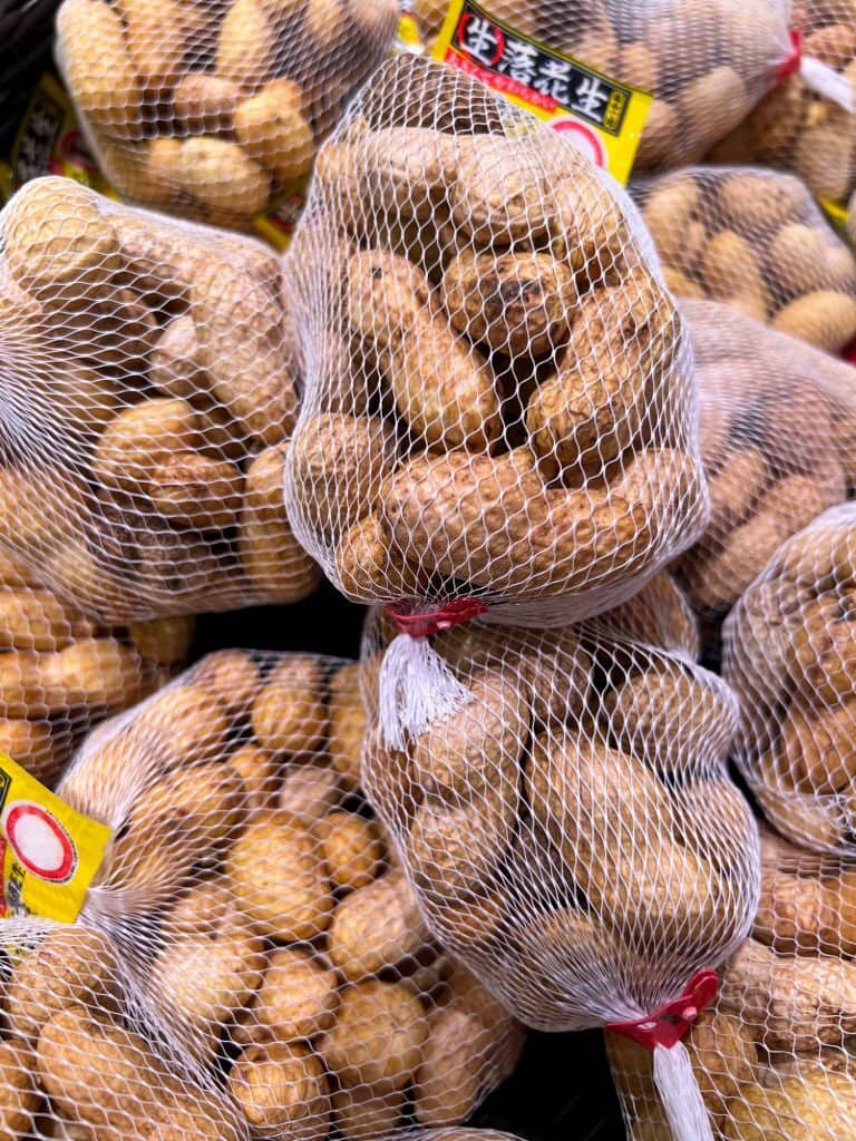 How to Store Peanut Shells